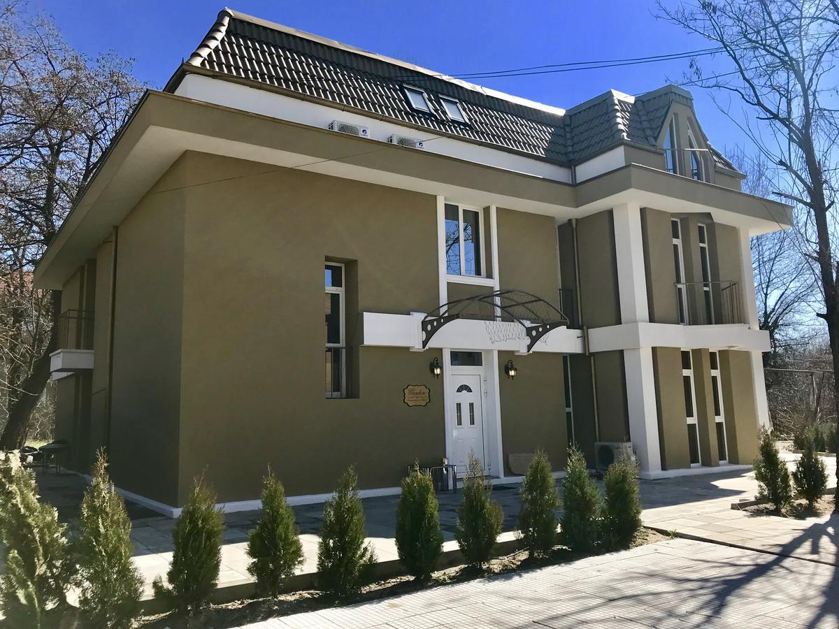 Family Hotel Garden Kyrdżali Zewnętrze zdjęcie
